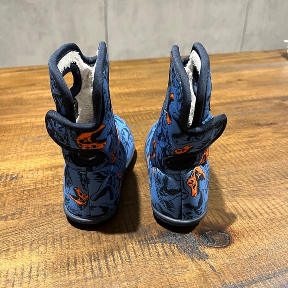 Bogs Winter Boots, size T6 - Picture 3 of 4